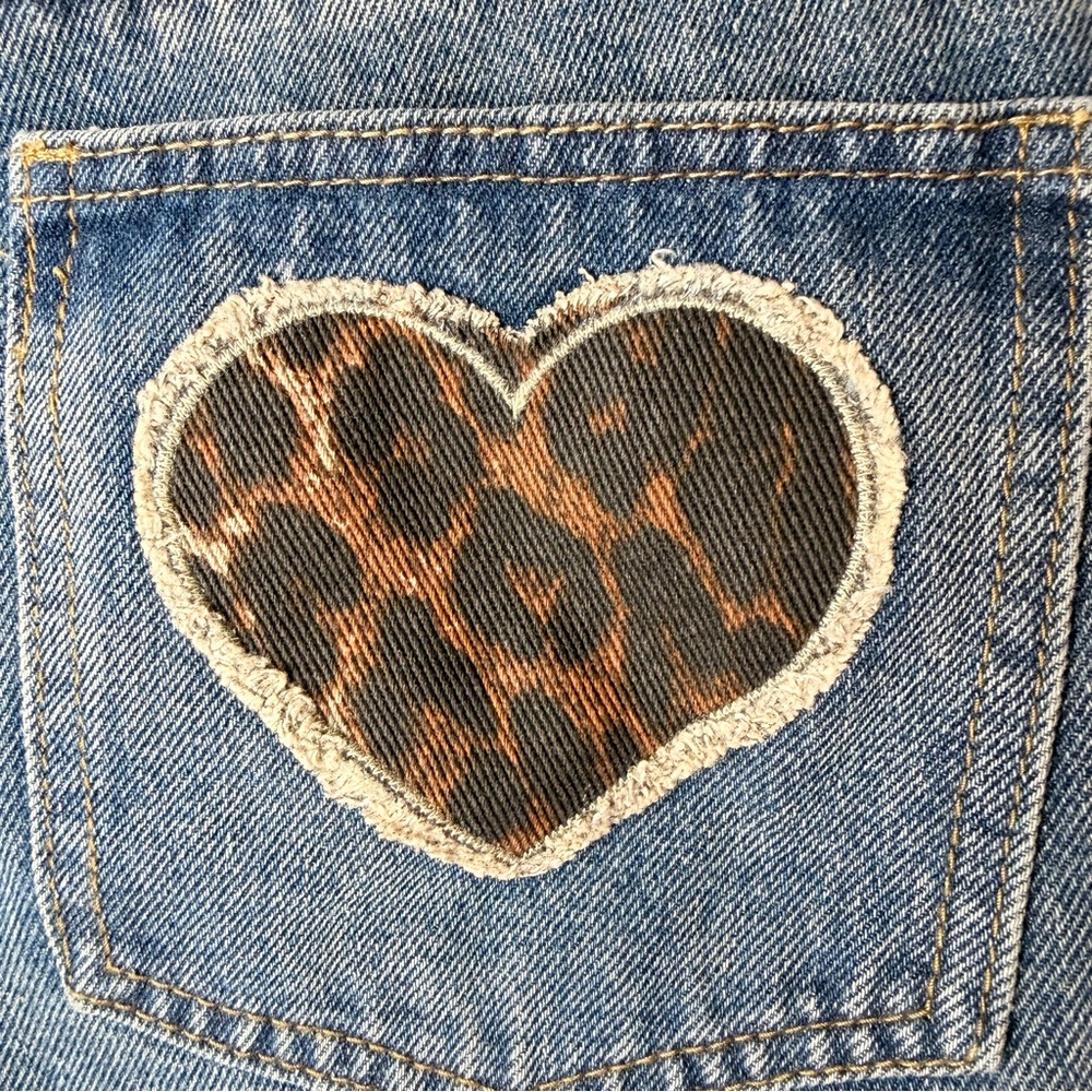 Edikted Leopard Heart Low Rise Baggy Jeans Women’s XL NWT - Picture 9 of 10